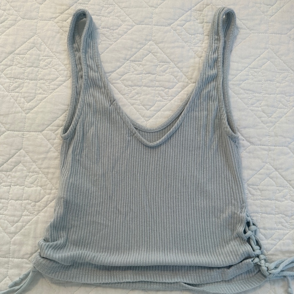 Urban Outfitters Light Blue Crop Tank Size Medium